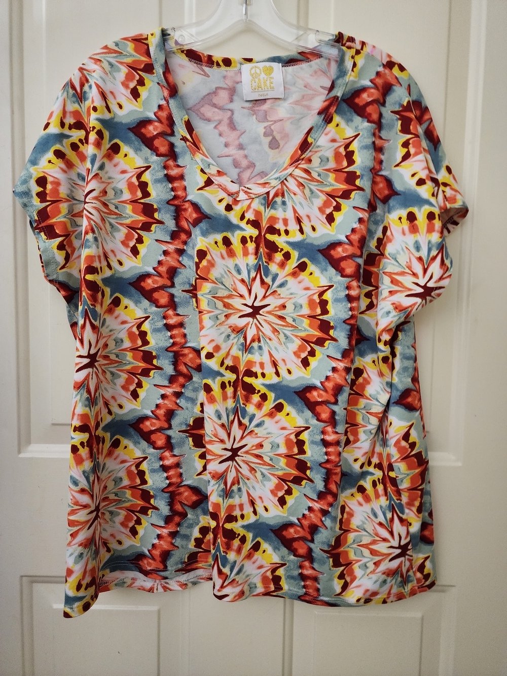 Summer Clearance Cake Short Sleeve V-Neck Tee - Red, Blue, Yellow Medium